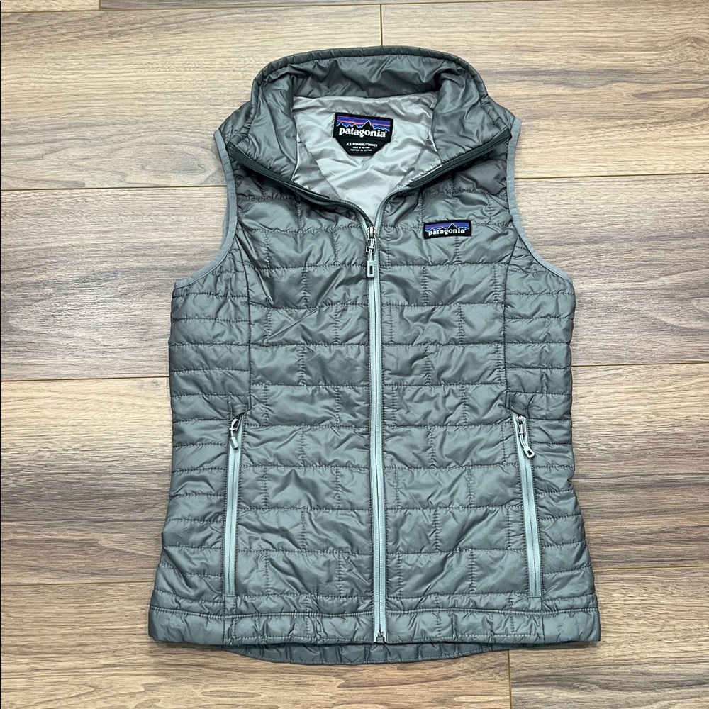 Patagonia Women’s Nano Puff Vest in Feather Gray Size XS